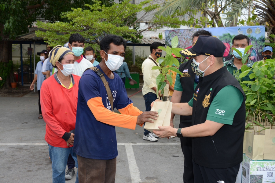 วราวุธ นำทีมปลูกต้นไม้เป็นปฐมฤกษ์ เนื่องในโอกาสวันต้นไม้ประจำปีของชาติ 2564