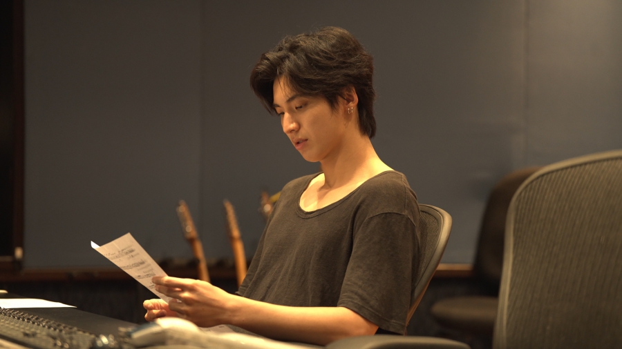 “ปอนด์- พลวิชญ์” โชว์ลูกคอร้องเพลง “เส้นแบ่งเรา”