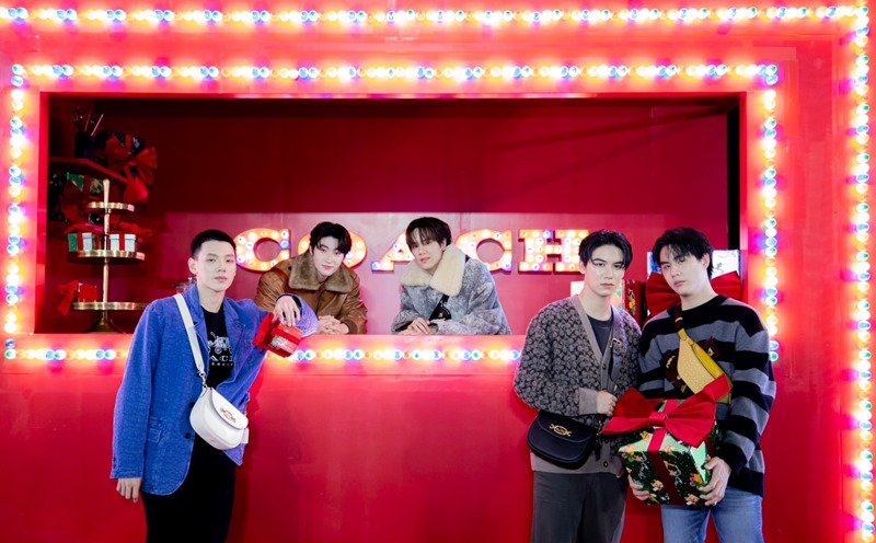 Coach ฉลองเทศกาลแห่งความสุขกับงาน ‘Coach Holiday Pop Up’ ที่ ไอคอนสยาม